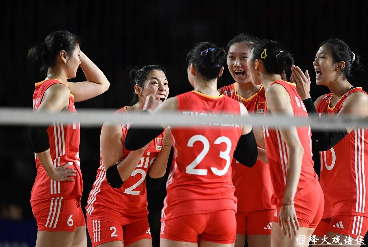 中国女排积极备战世锦赛 首场小组赛对阵墨西哥队 中国女排积极备战世锦赛 首场小组赛对阵墨西哥队