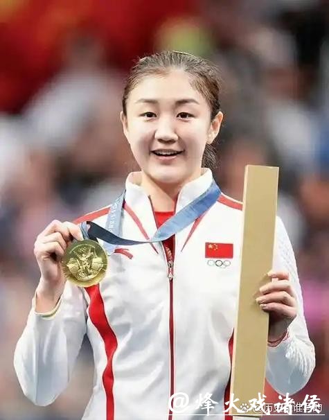 我印象她是北京冬奥会2000米混合接力的金牌获得者,成绩稳定虽然运气欠佳,能留下来继续比赛已经足够了 我印象她是北京冬奥会2000米混合接力的金牌获得者,成绩稳定虽然运气欠佳,能留下来继续比赛已经足够了